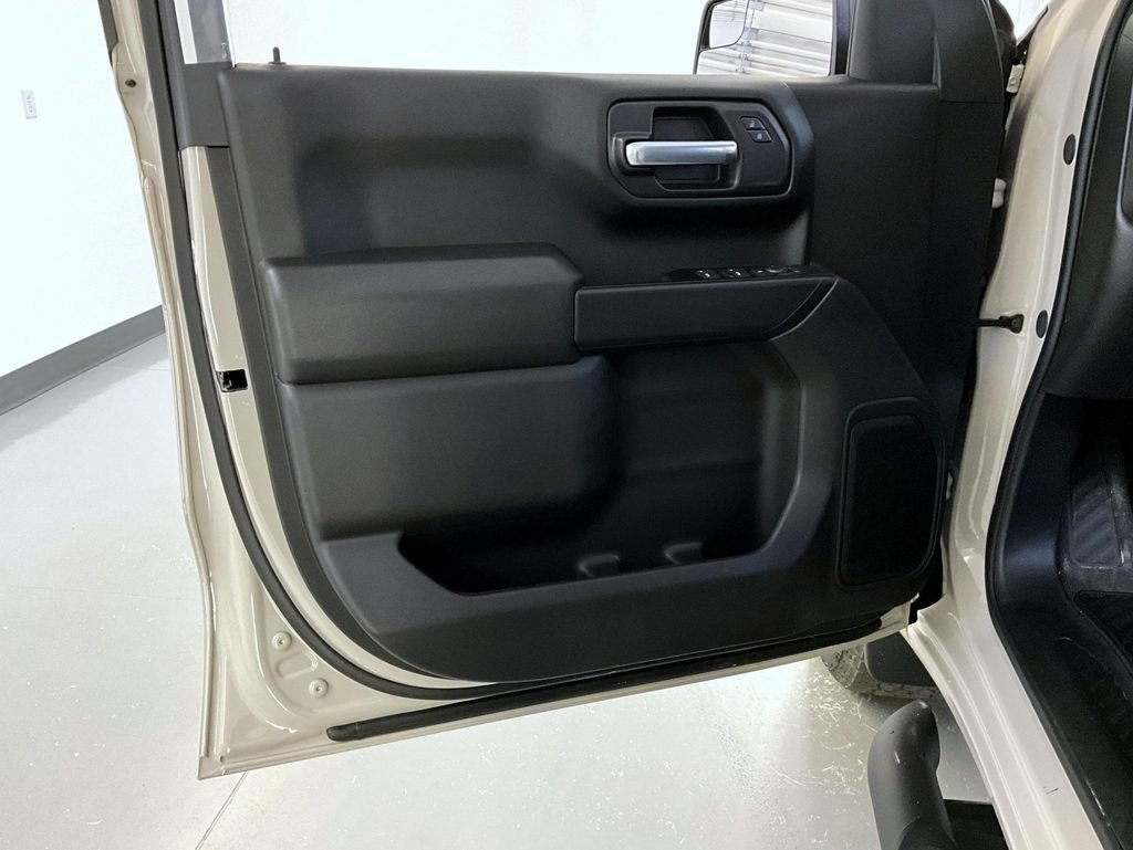 2026 Chevrolet Silverado 1500 Custom - Photo 9