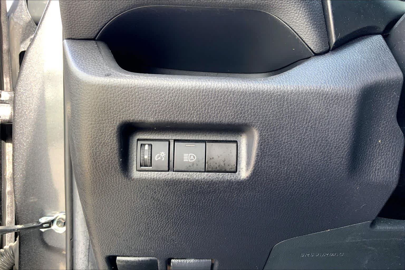 Used 2021 Magnetic Gray Metallic Toyota XLE Premium image 33