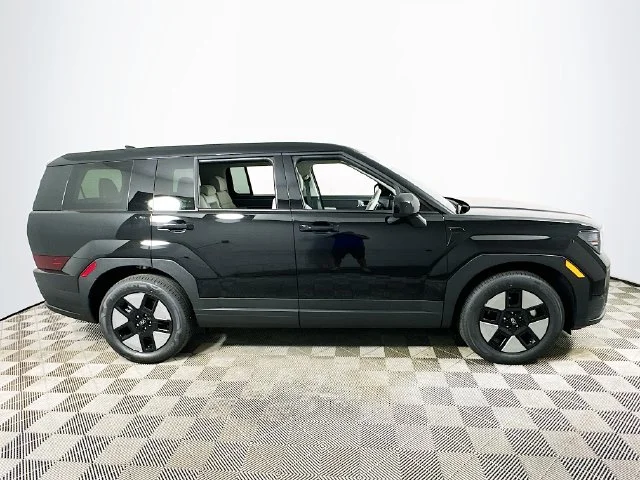 New 2026 Black Hyundai SE image 2