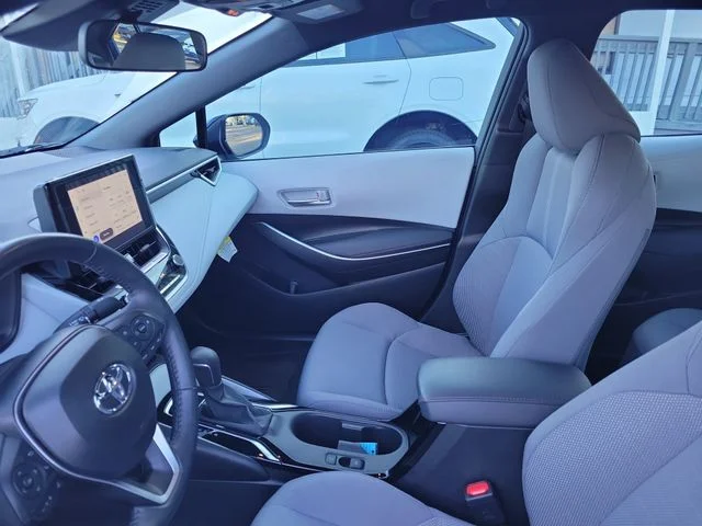 Used 2024  Toyota SE image 13