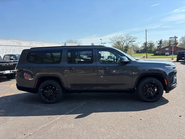 New 2026 Baltic-Gray Metallic Clear-Coat Exterior Paint Jeep Limited Reserve image 31