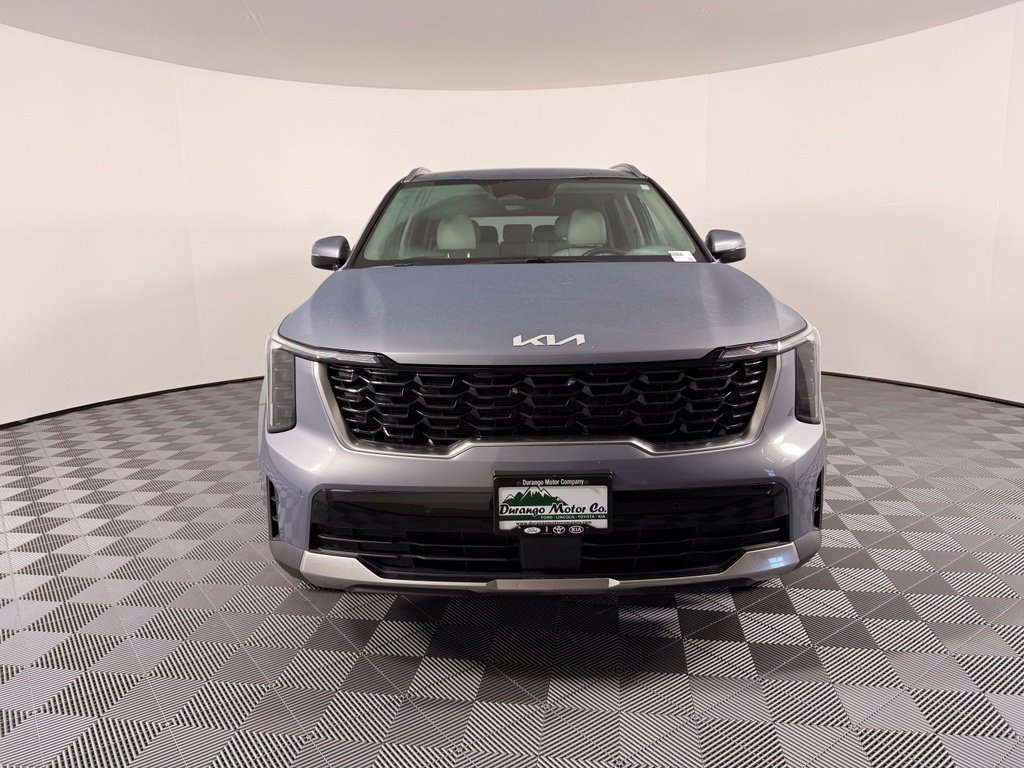Used 2025 Silver Kia S image 3