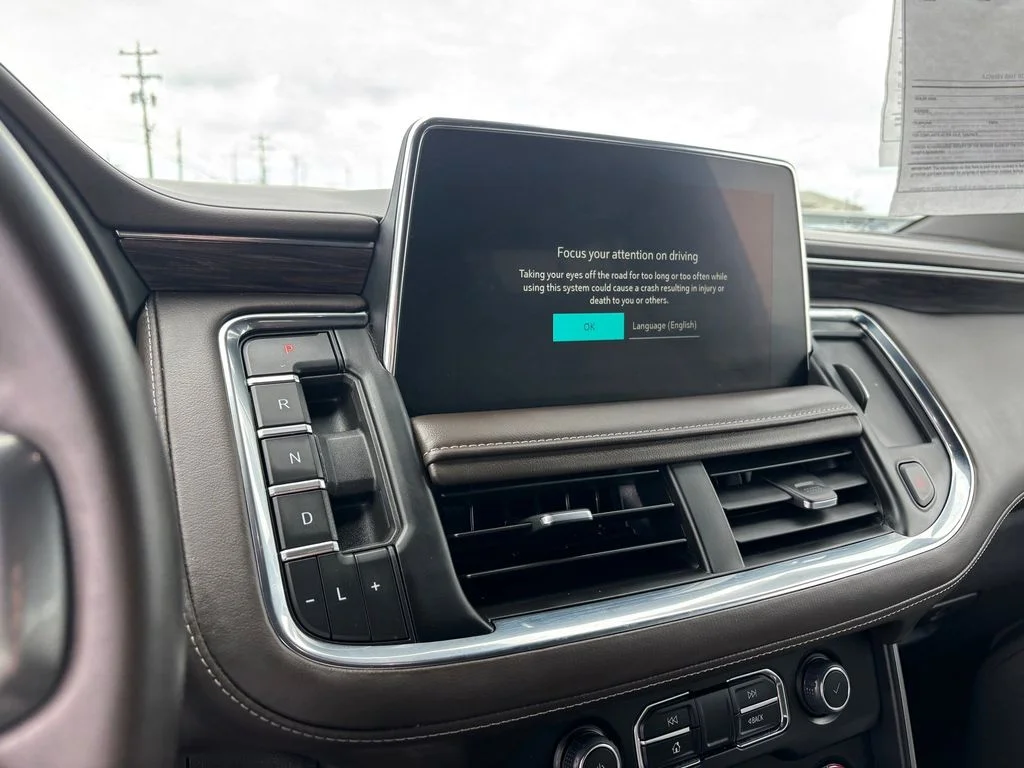 Used 2023 White Chevrolet Z71 image 20