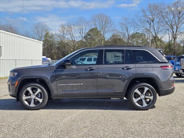 New 2026 Baltic Gray Metallic Clear-Coat Exterior Paint Jeep Limited image 12