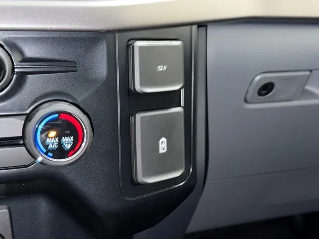 New 2026 Oxford White Ford XLT image 23