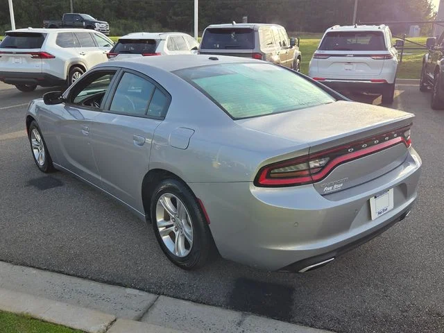 Used 2015 Silver Dodge SE image 10
