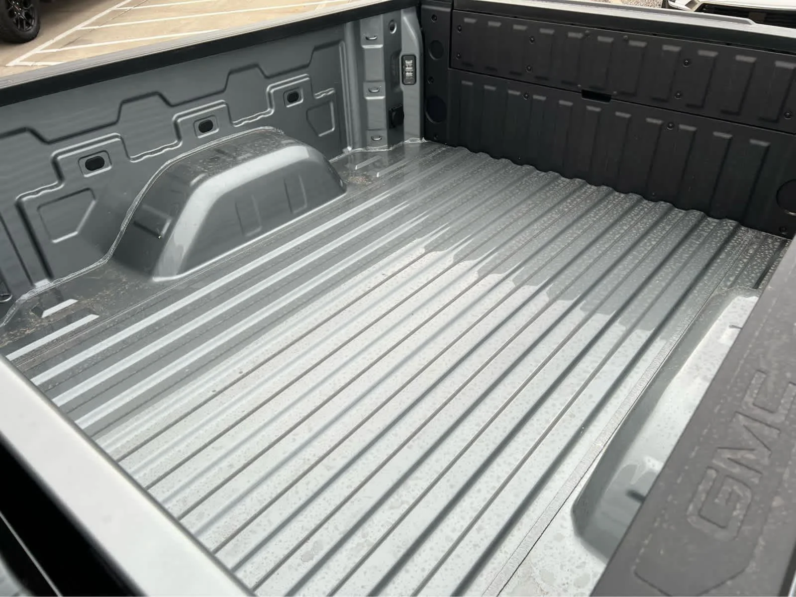 2026 GMC Sierra 1500 SLT - Photo 8