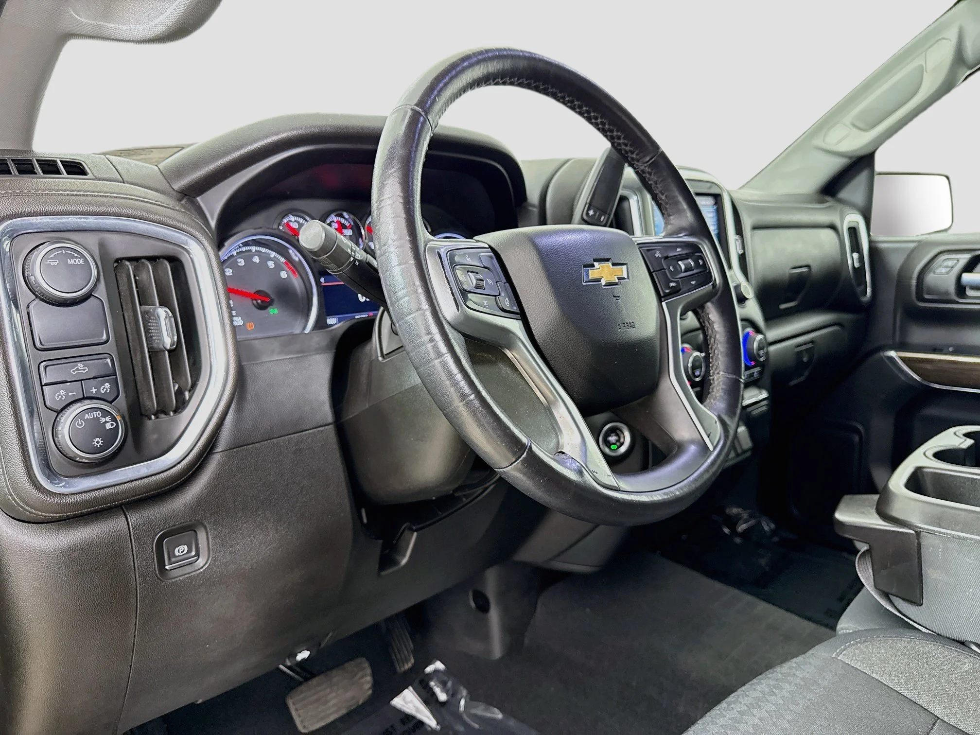 Used 2022 Oxford Brown Metallic Chevrolet LT image 11