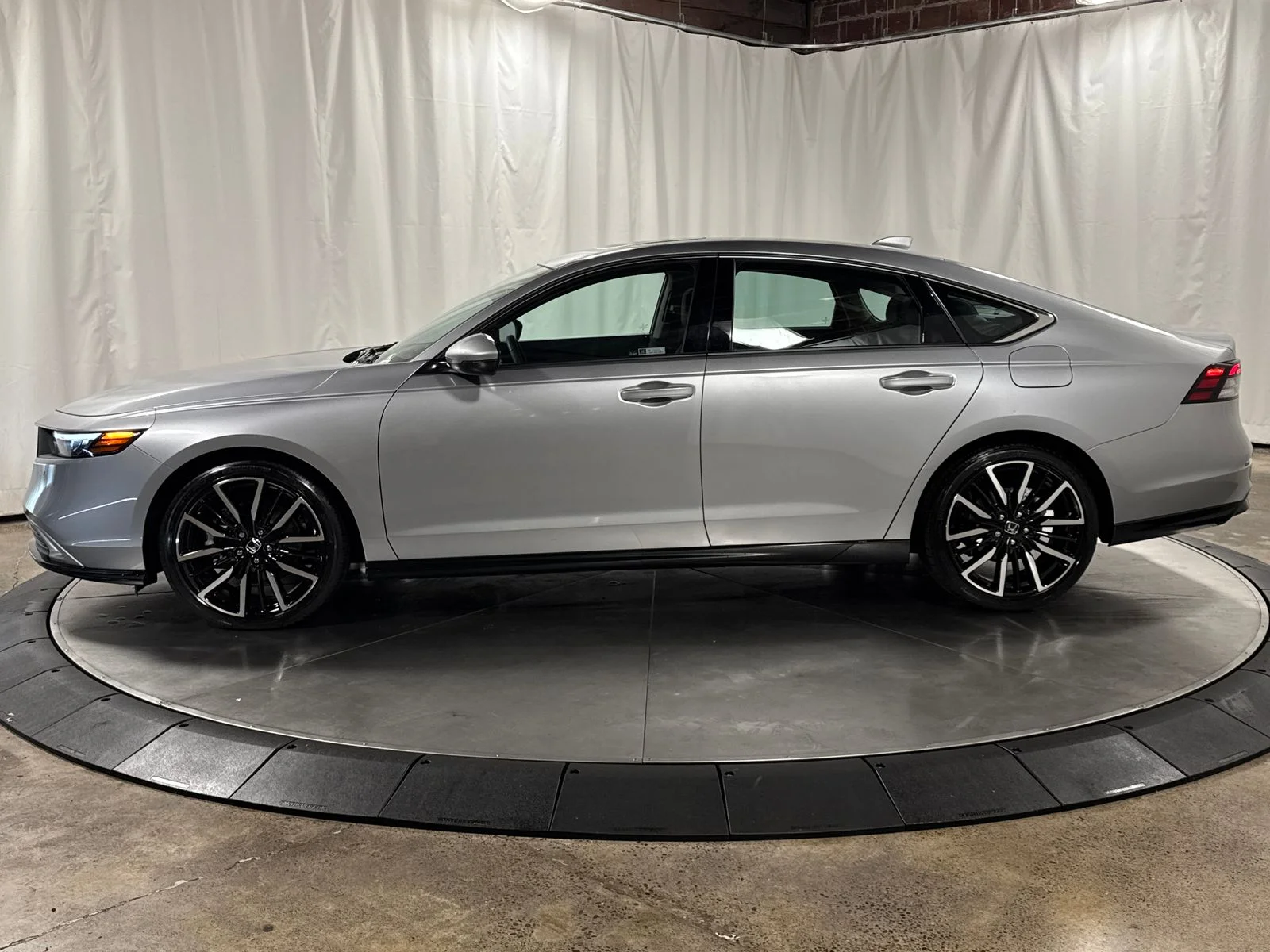 2023 Honda Accord Hybrid Touring - Photo 8