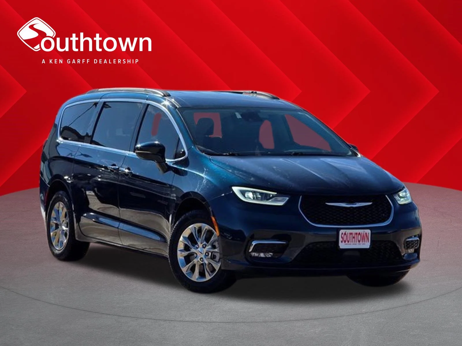 2022 Chrysler Pacifica Touring L's photo