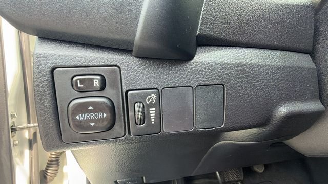 Used 2018 White Toyota SE image 20