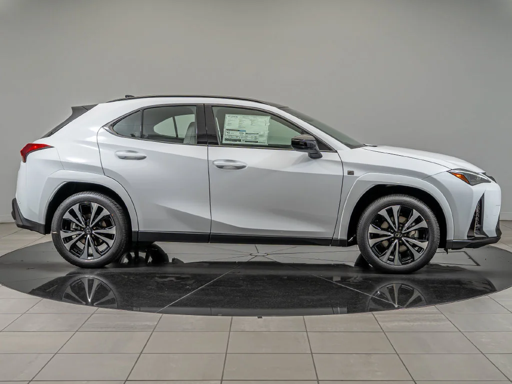 New 2026 Ultra White with Obsidian roof Lexus F SPORT DESIGN AWD image 11