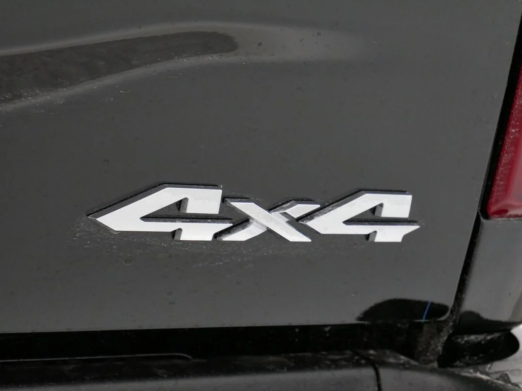 New 2026 Diamond Black Crystal Pearl-Coat Exterior Paint Ram Big Horn image 53