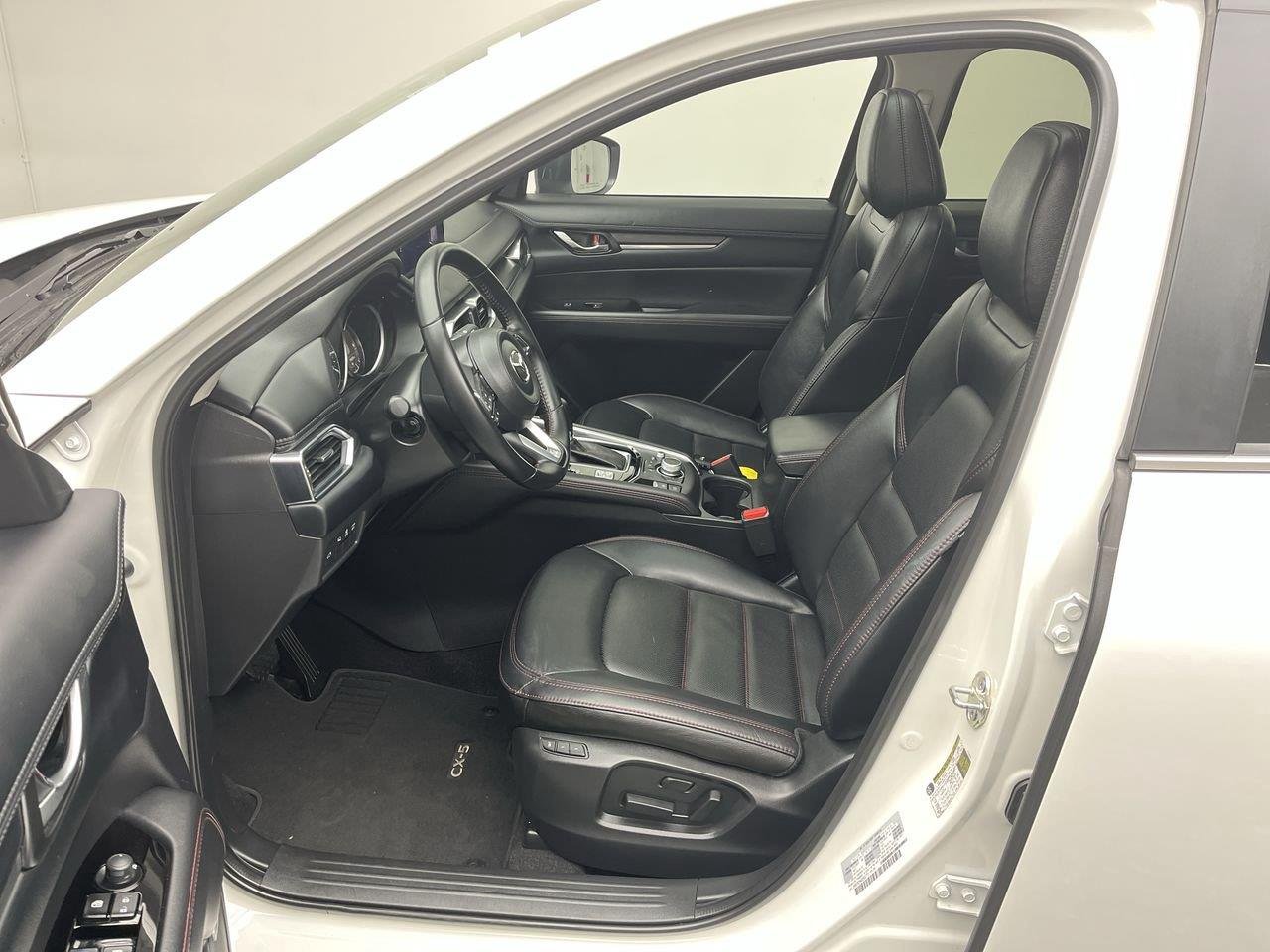 Certified Used 2025 Rhodium White Metallic Mazda 2.5 S Carbon Edition image 3