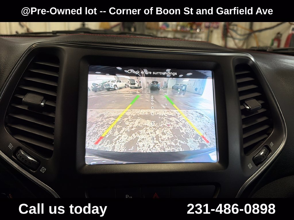 Used 2019 Beige Jeep Trailhawk image 26