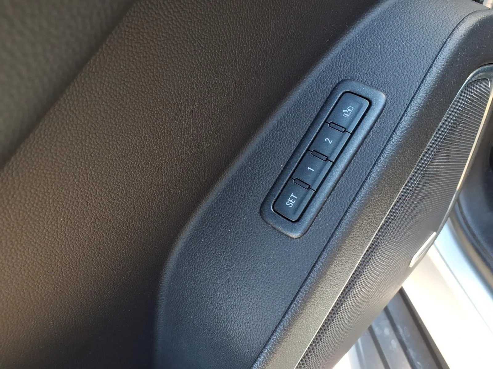 Used 2016 Silver Ice Metallic Chevrolet LT image 18