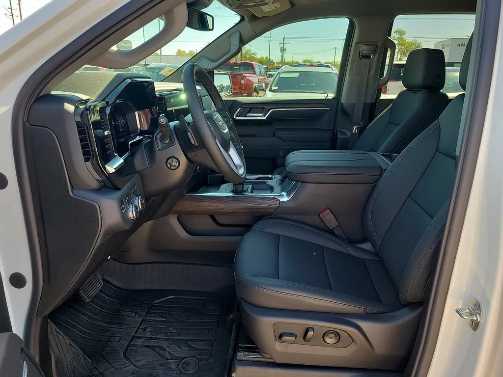 2026 GMC Sierra 1500 SLT - Photo 19