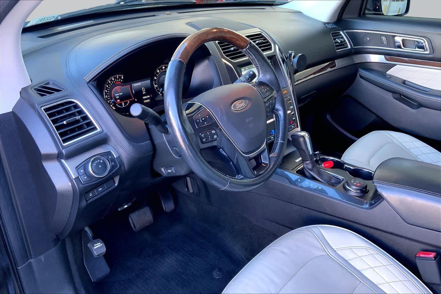 Used 2017 Shadow Black Ford Platinum image 18