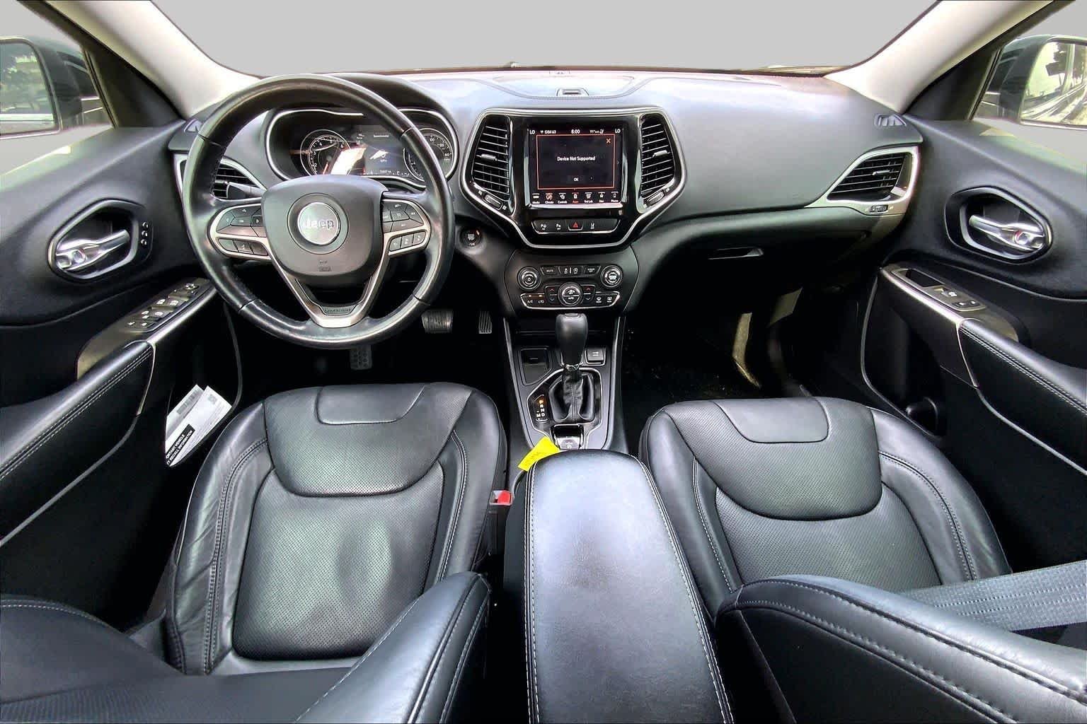 Used 2020 Diamond Black Crystal Pearlcoat Jeep Limited image 14