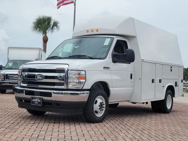 New 2027 Oxford White Ford Base image 27