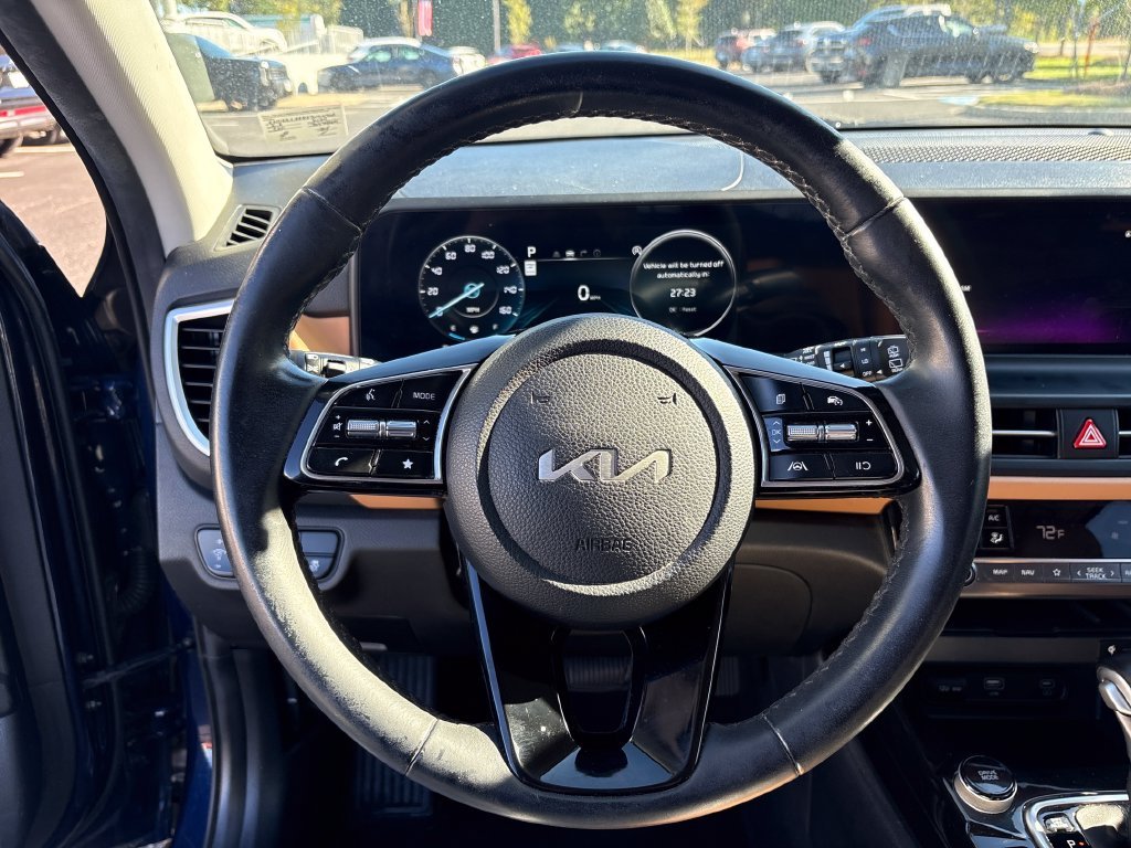Used 2024 Ocean Blue Kia EX image 16