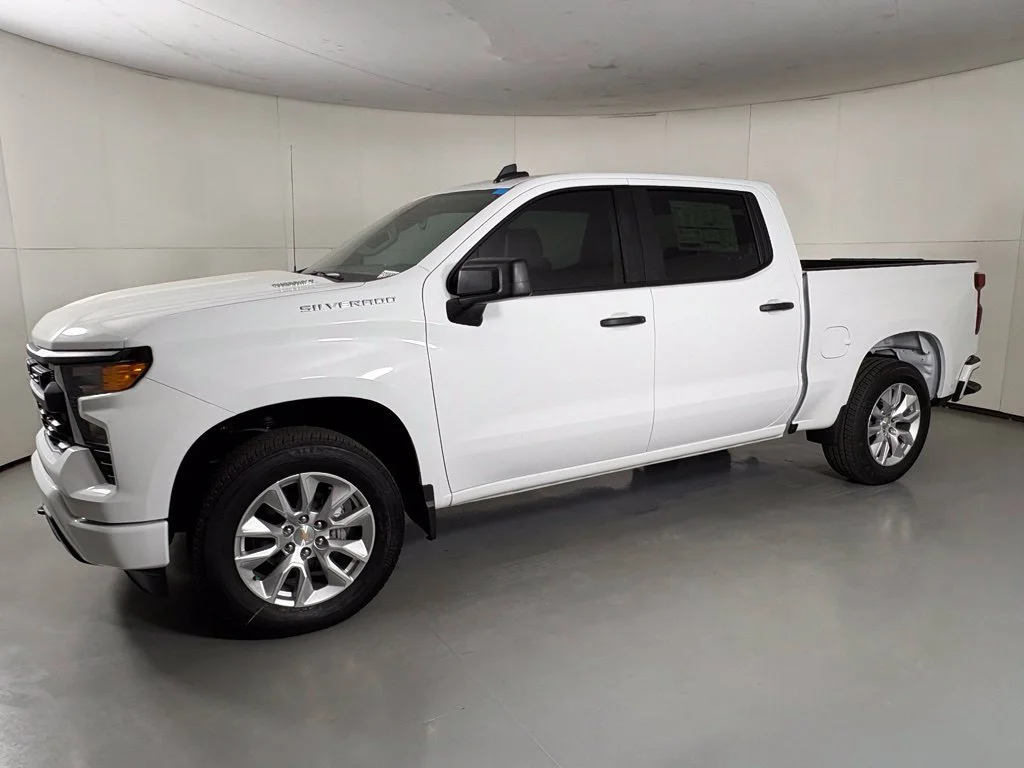 New 2026 Summit White Chevrolet Custom image 6