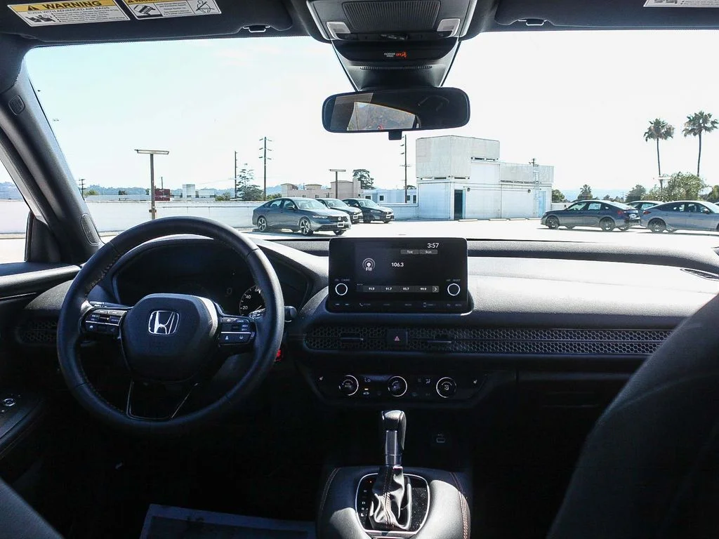 2025 Honda HR-V Sport - Photo 13