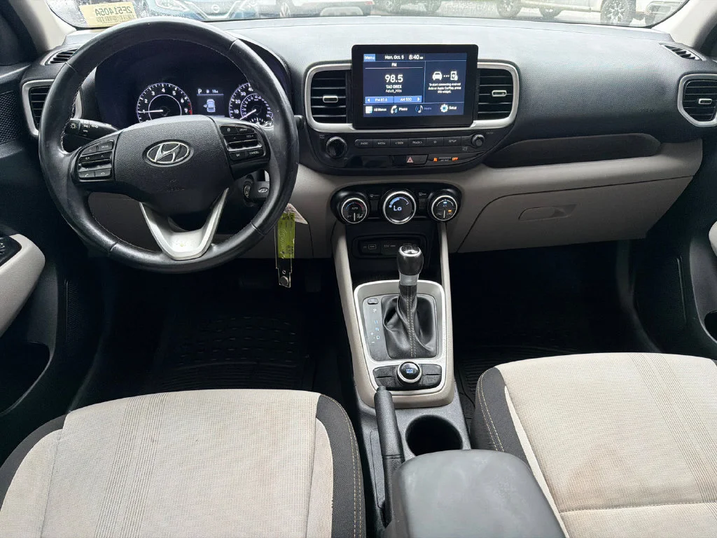Used 2022 Black Hyundai SEL image 22