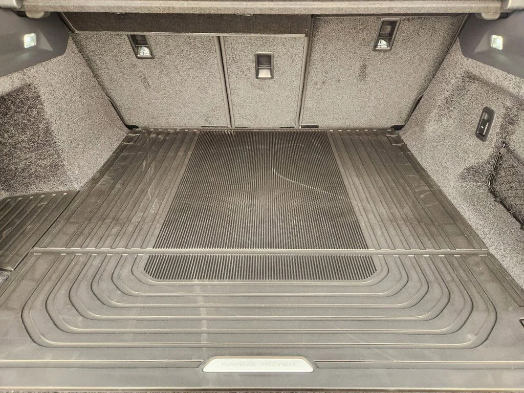Used 2025 Black Land Rover SE image 22