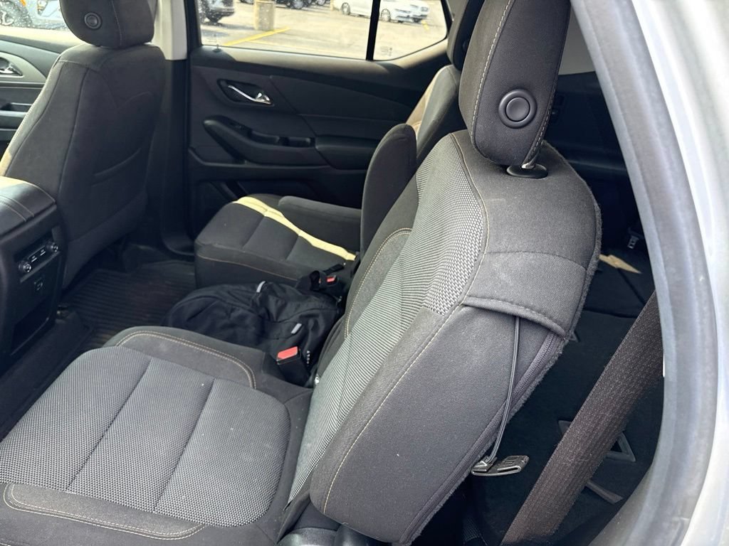 Used 2018 SILVER ICE METALLIC Chevrolet LT Cloth image 11