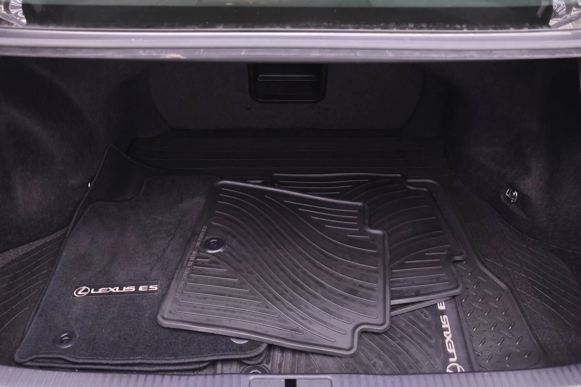 Used 2015 Gray Lexus 350 image 18