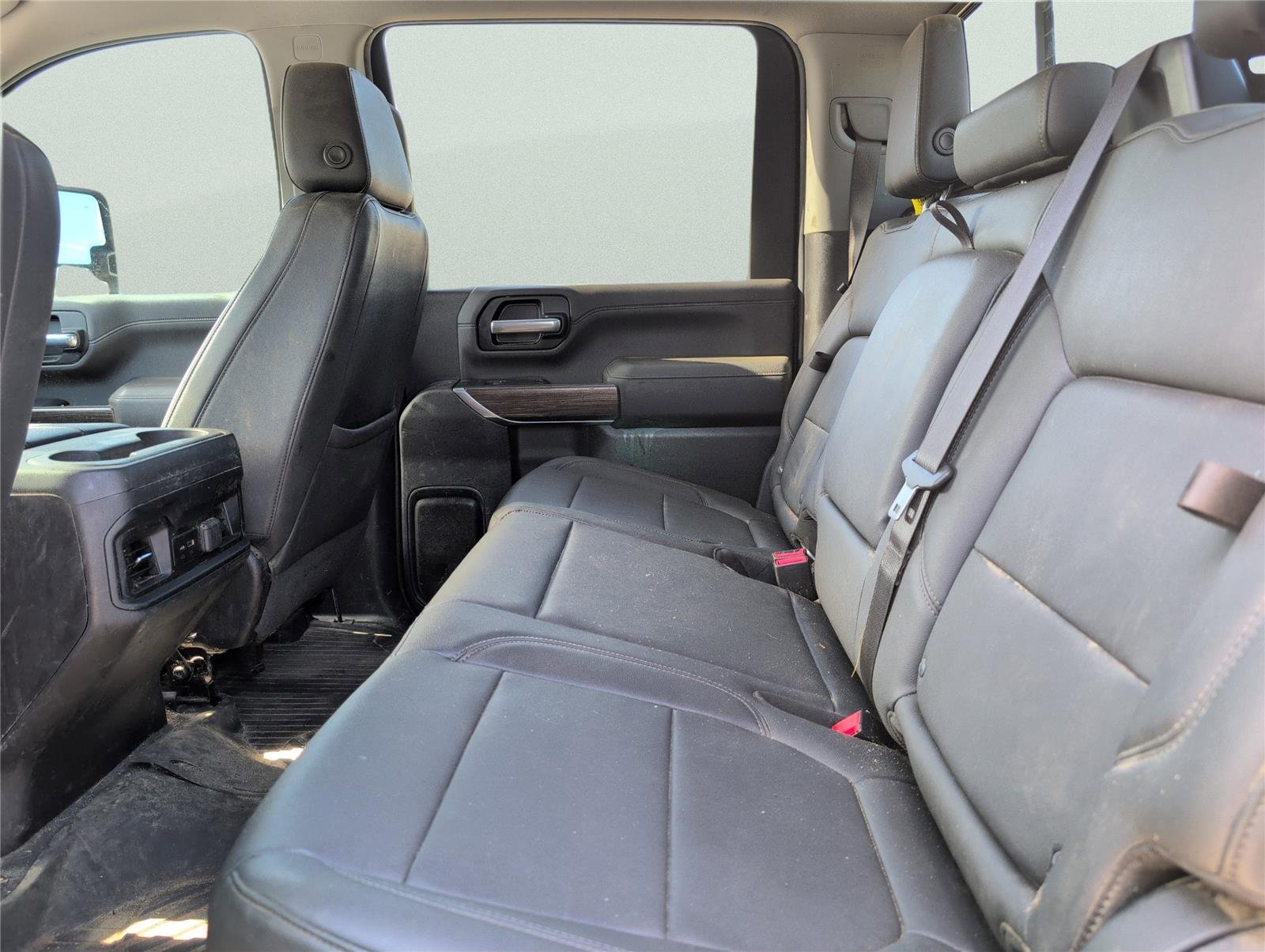 Used 2023 Silver Ice Metallic Chevrolet LT image 29
