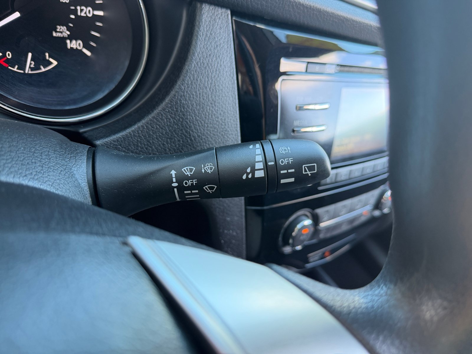 Used 2014 Saharan Sun Nissan S image 14