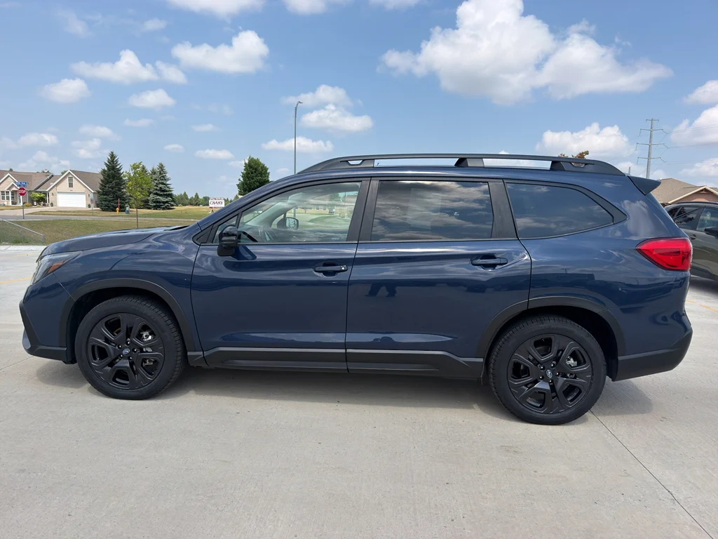 Used 2023 Cosmic Blue Pearl Subaru Onyx Edition Limited image 1