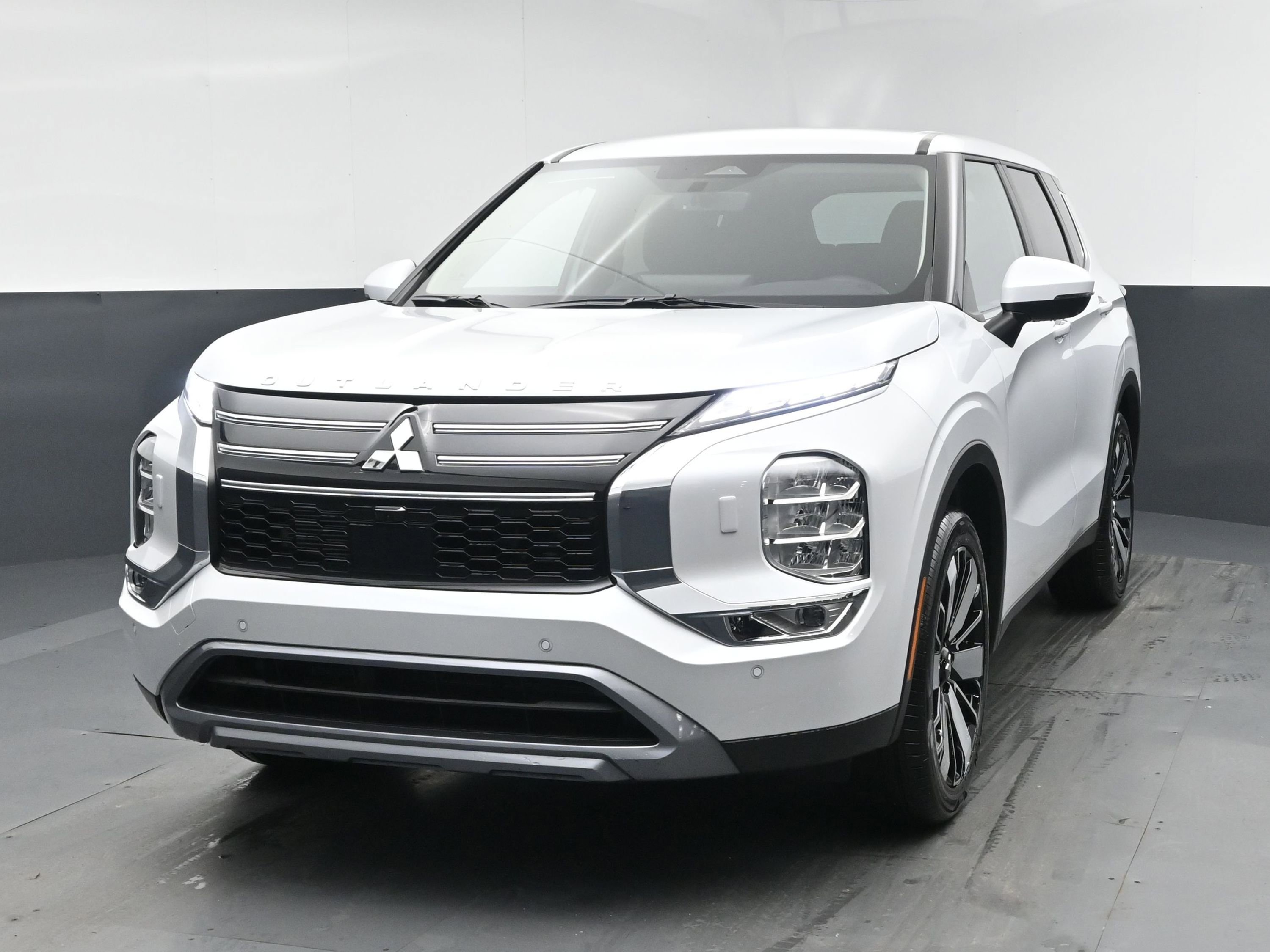 2026 Mitsubishi Outlander SE S-AWC's photo