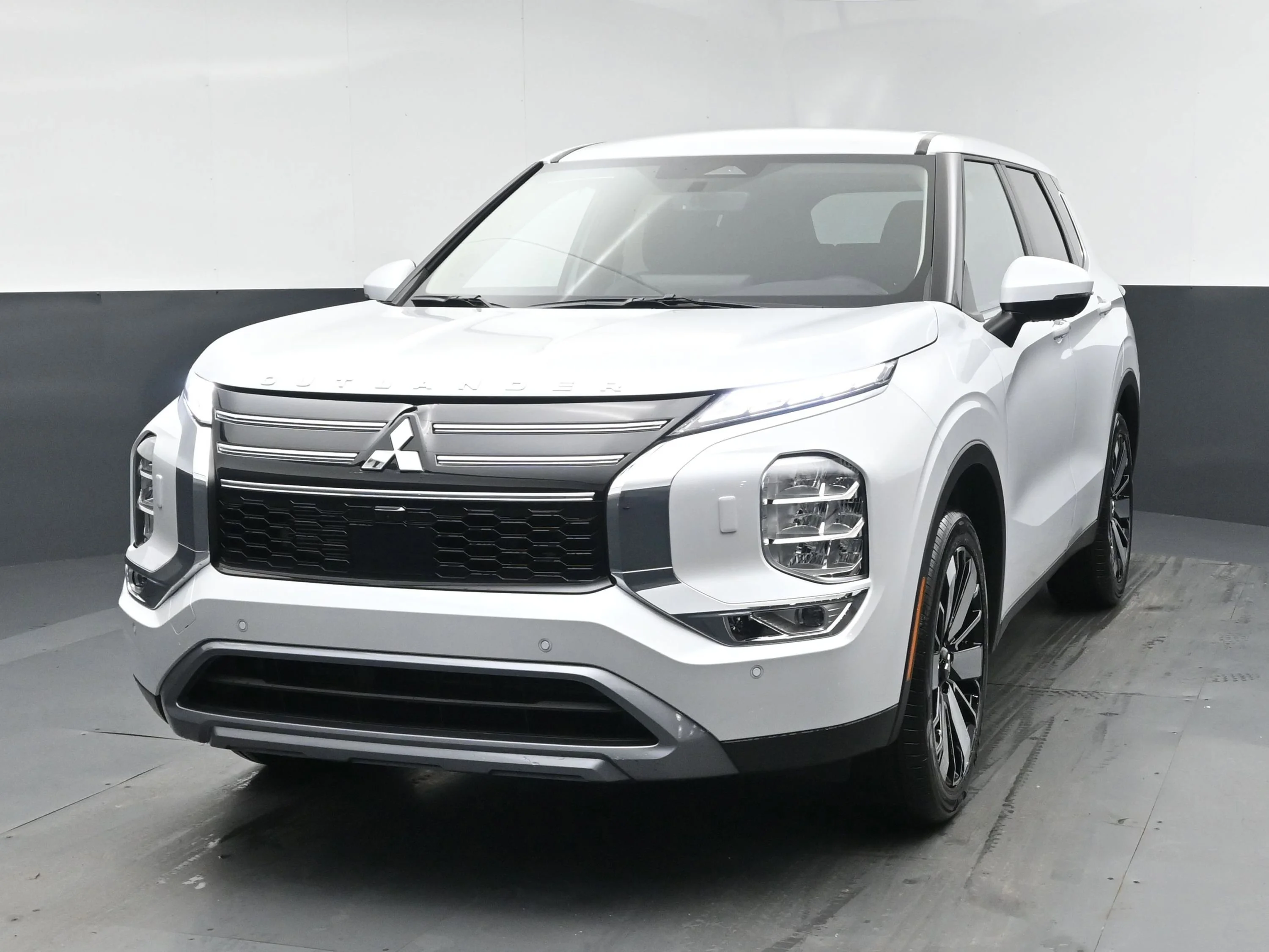 2026 Mitsubishi Outlander SE S-AWC's photo