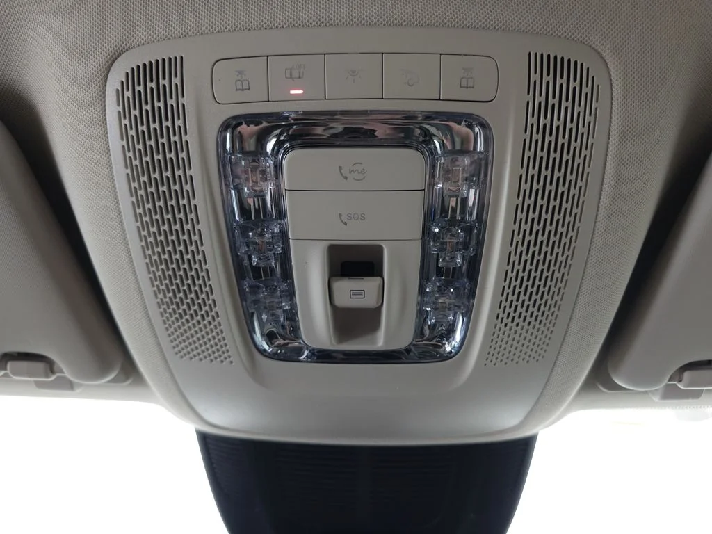 Used 2025 Polar White Mercedes-Benz GLE 450e image 25
