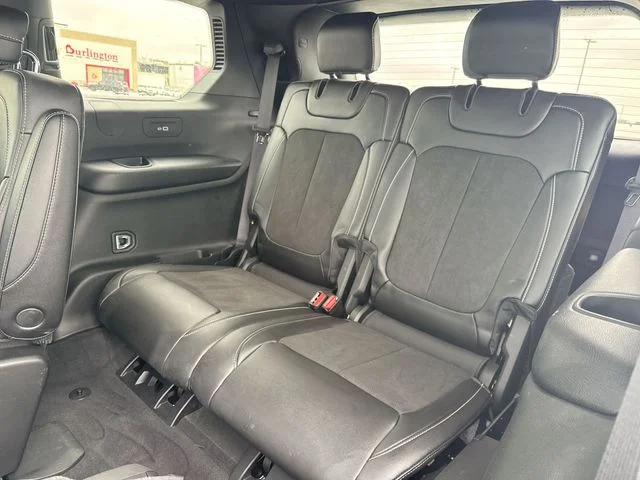 Used 2023 Silver Jeep Altitude image 22
