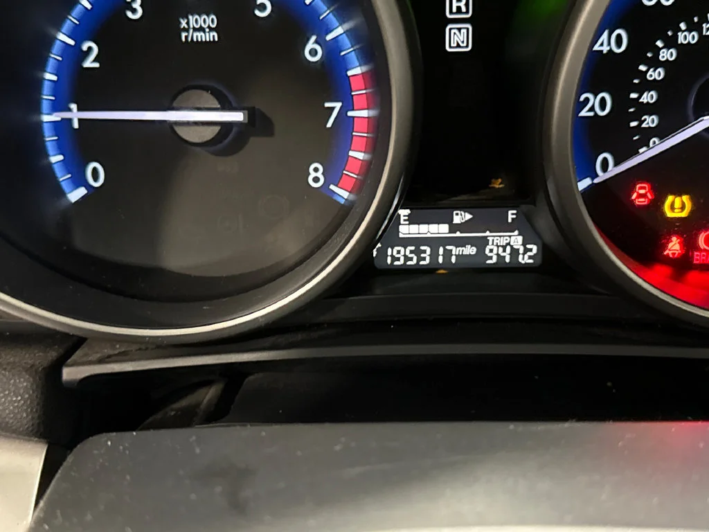 Used 2013 White Mazda i Sport image 18