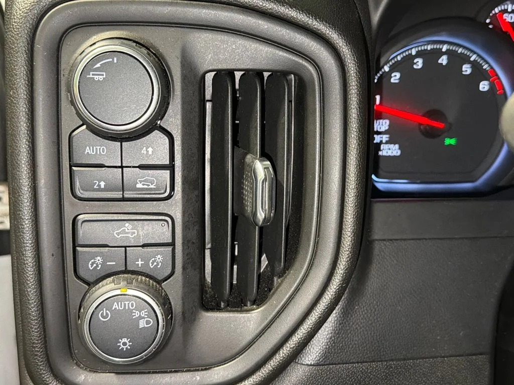 Used 2021 Summit White Chevrolet Custom image 20