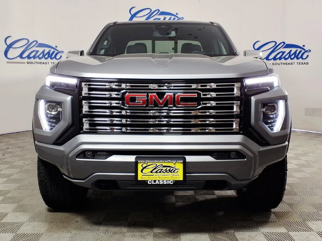 Used 2025 Sterling Metallic GMC Denali image 3