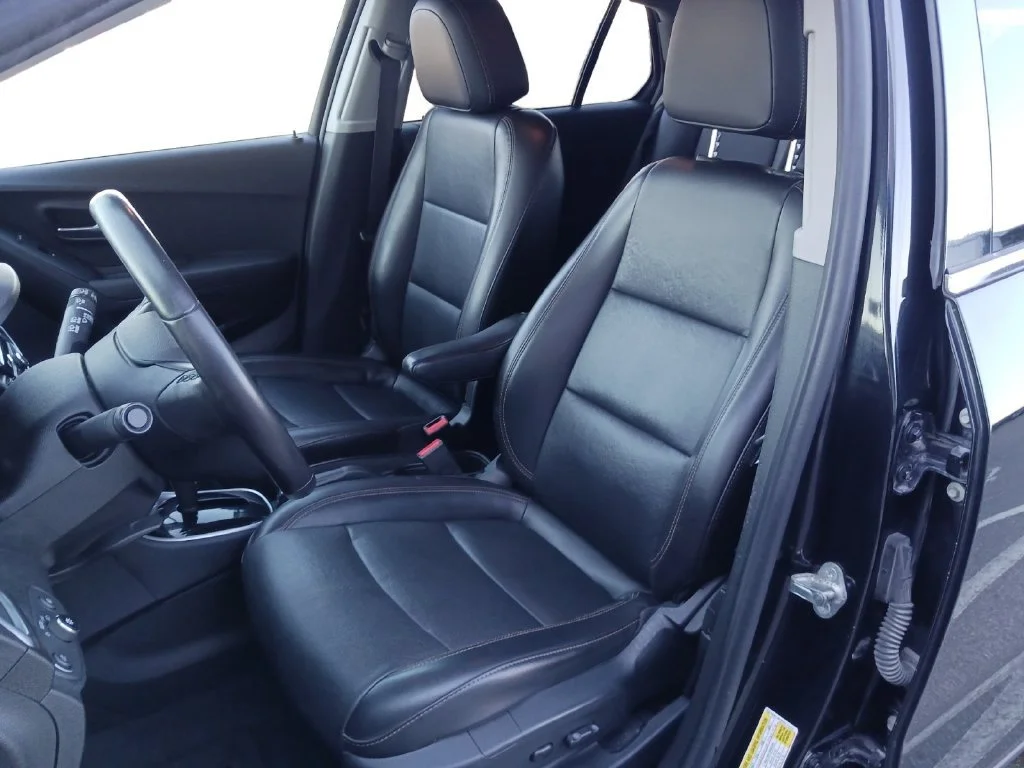 Used 2017 MOSAIC BLACK METALLIC Chevrolet Premier image 26