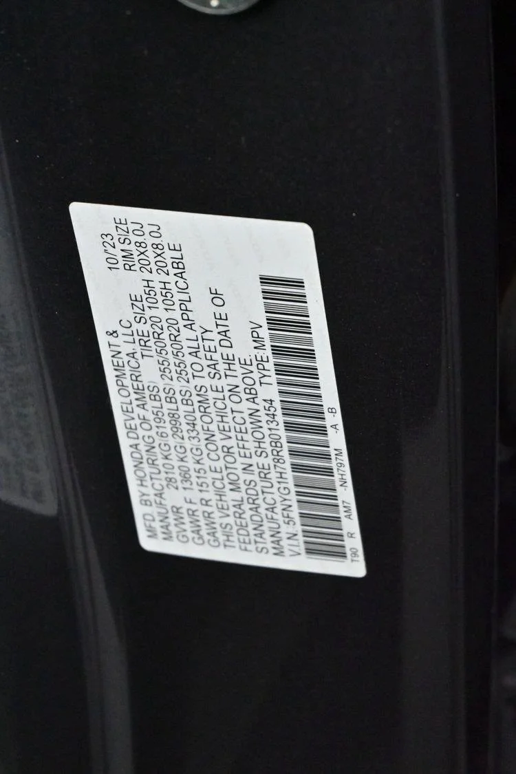 Used 2024 Modern Steel Metallic Honda Touring image 42