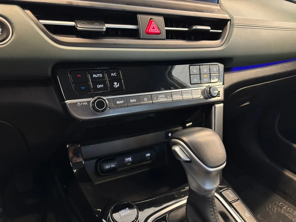 Used 2024 White Kia SX image 21