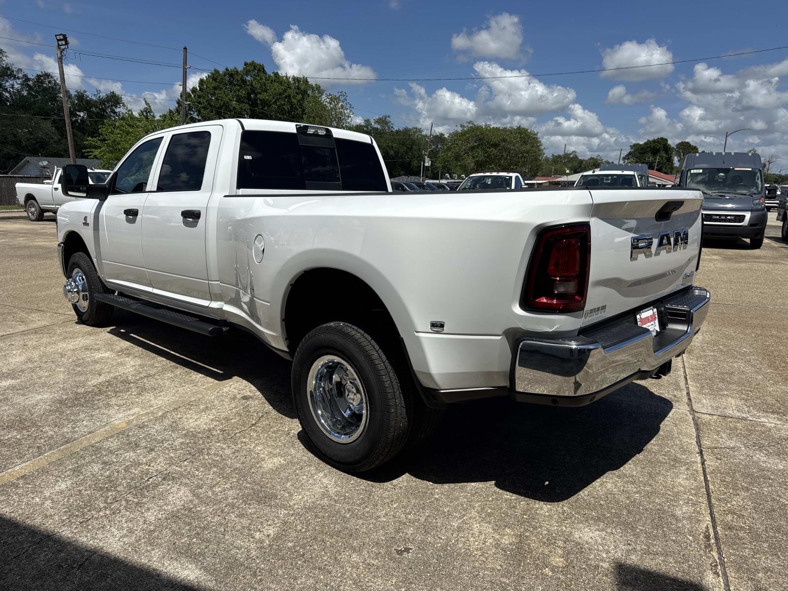 New 2026 Bright White Clear-Coat Exterior Paint RAM Tradesman image 4