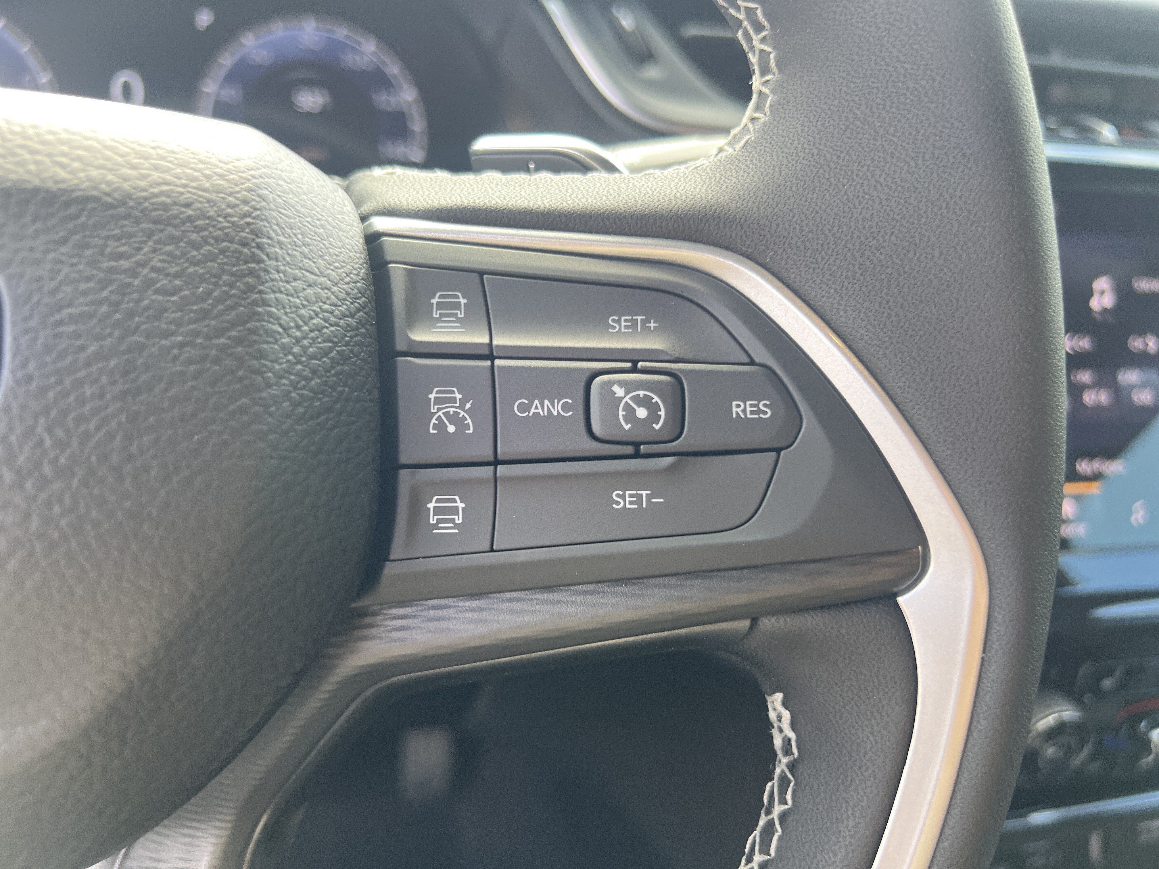 New 2026 Silver Zynith Jeep Laredo X image 26