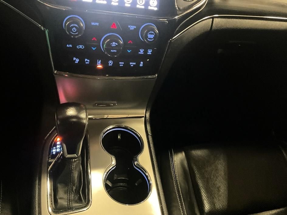Used 2021 Blue Jeep Limited image 22