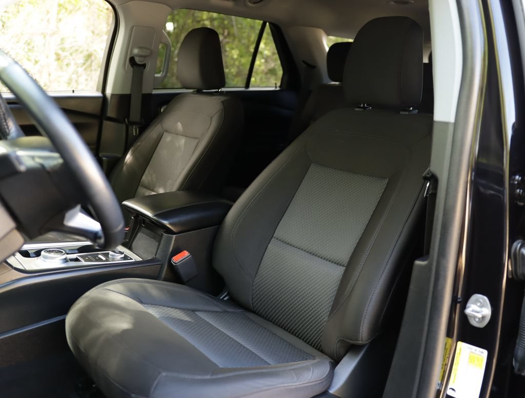 Used 2023 Black Ford XLT image 21