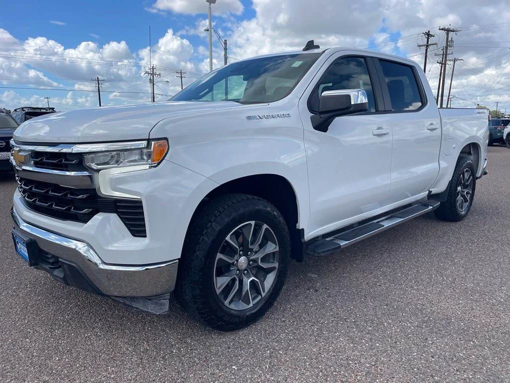 Used 2023 White Chevrolet LT image 5