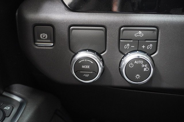 New 2026 Summit White GMC SLE image 24
